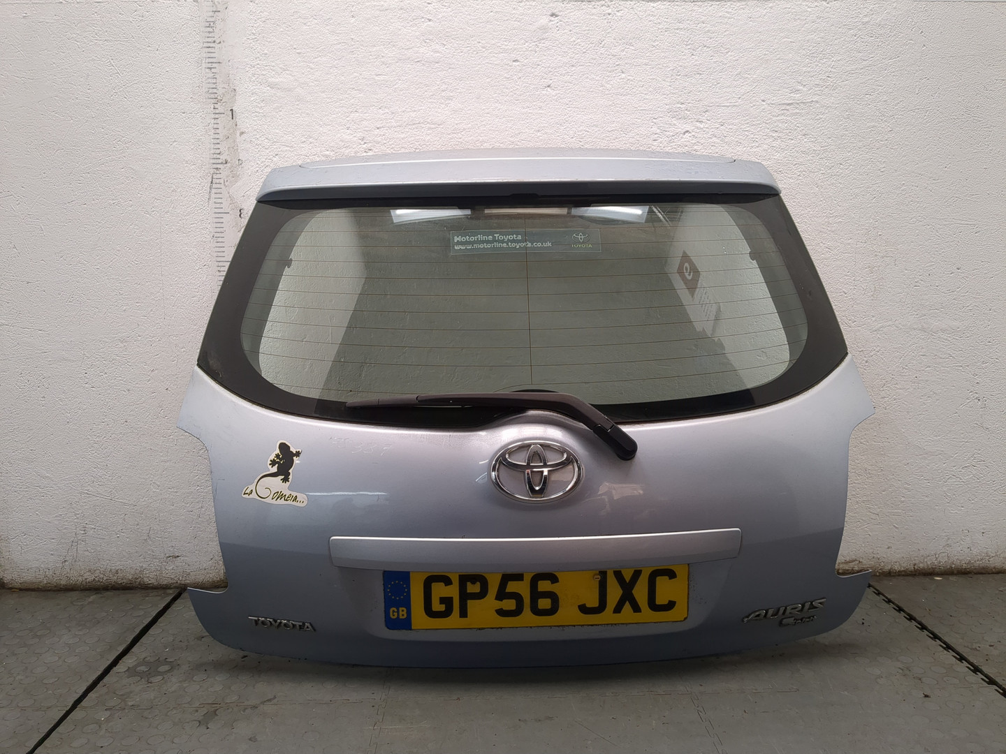 Дверь багажника