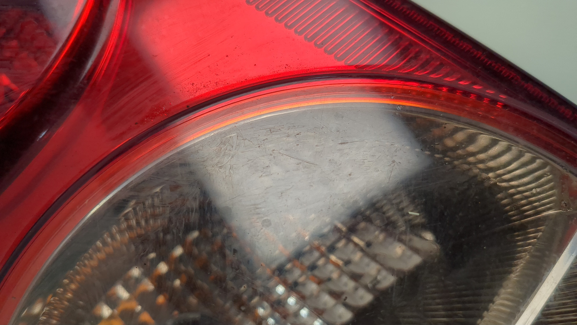 Фонарь задний левый