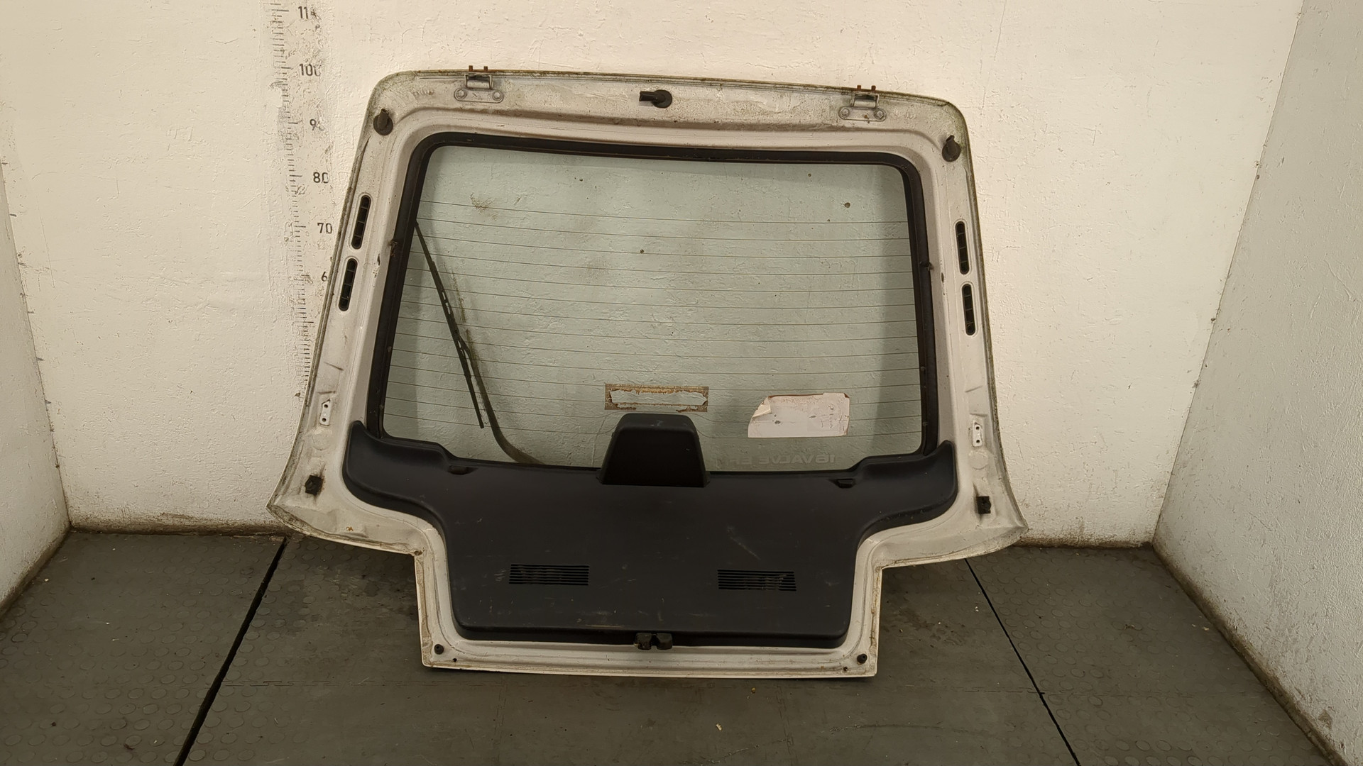 Дверь багажника