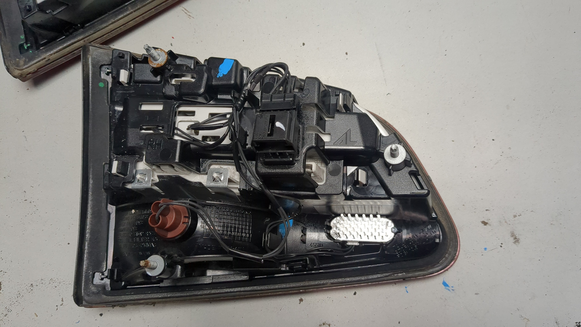 Фонарь задний внутренний правый