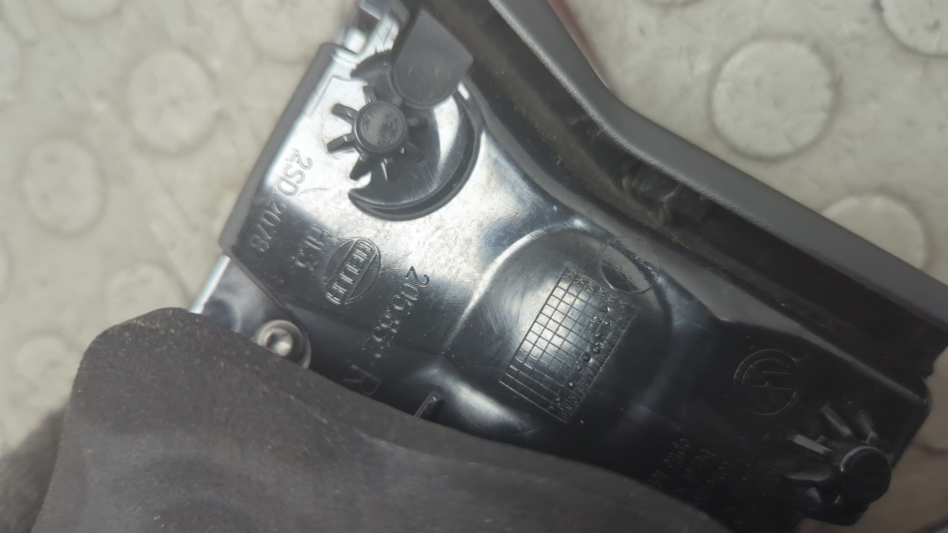 Фонарь задний внутренний правый