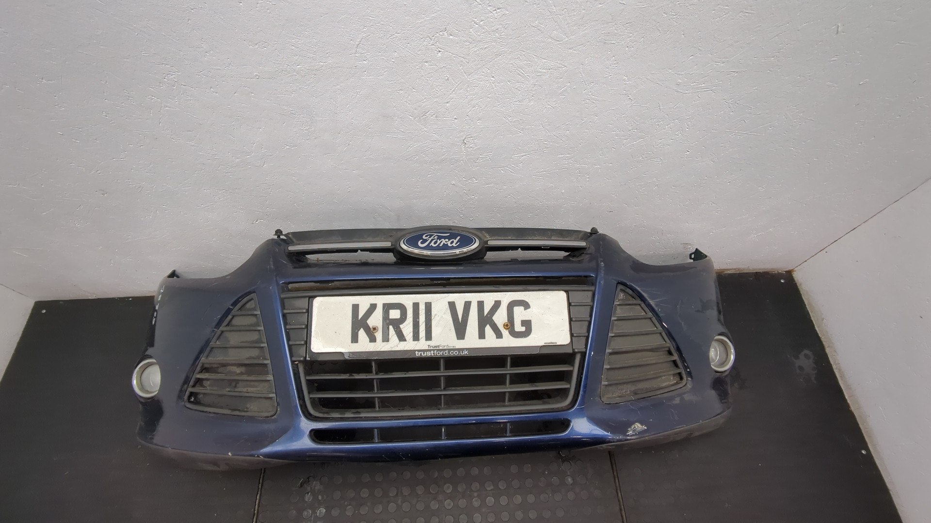 Бампер передний