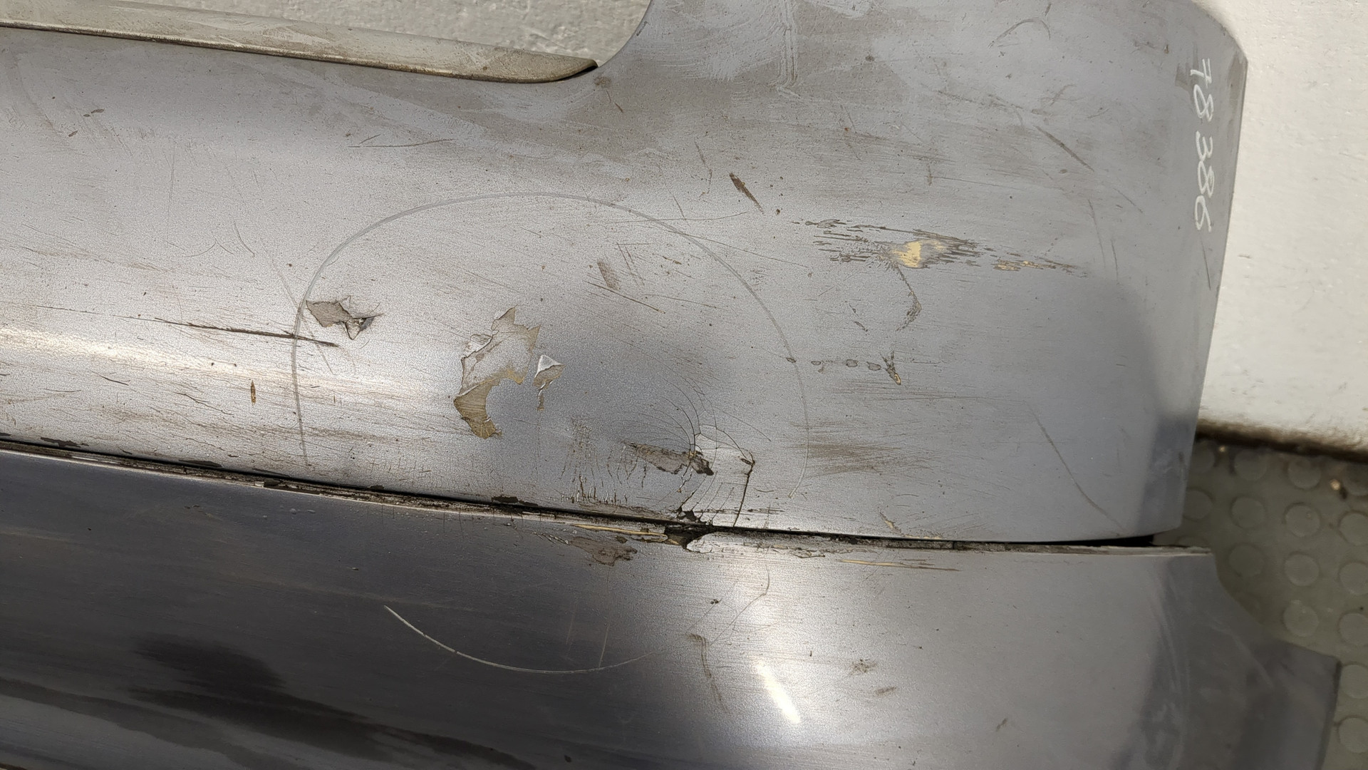 Бампер задний