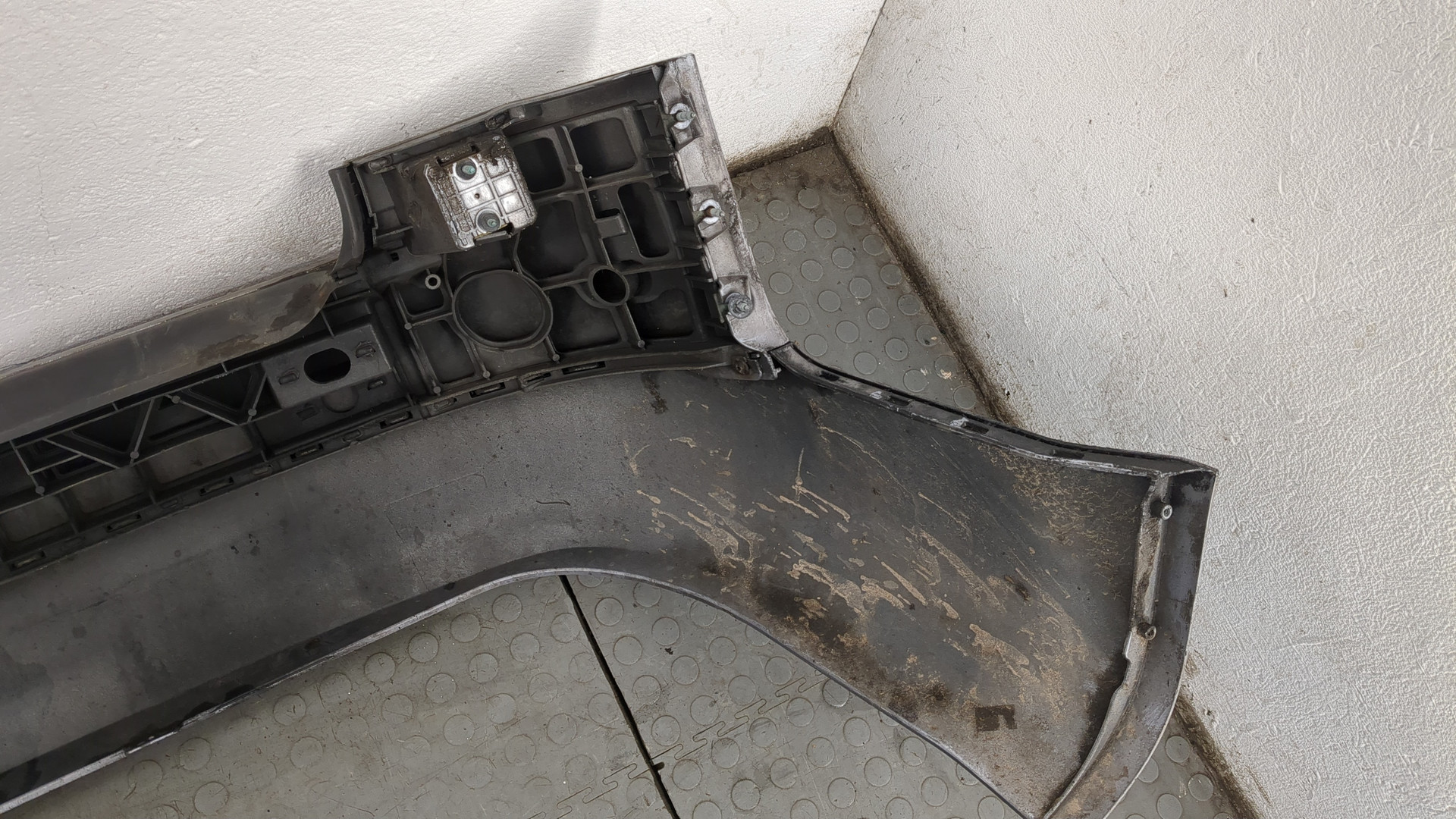 Бампер задний