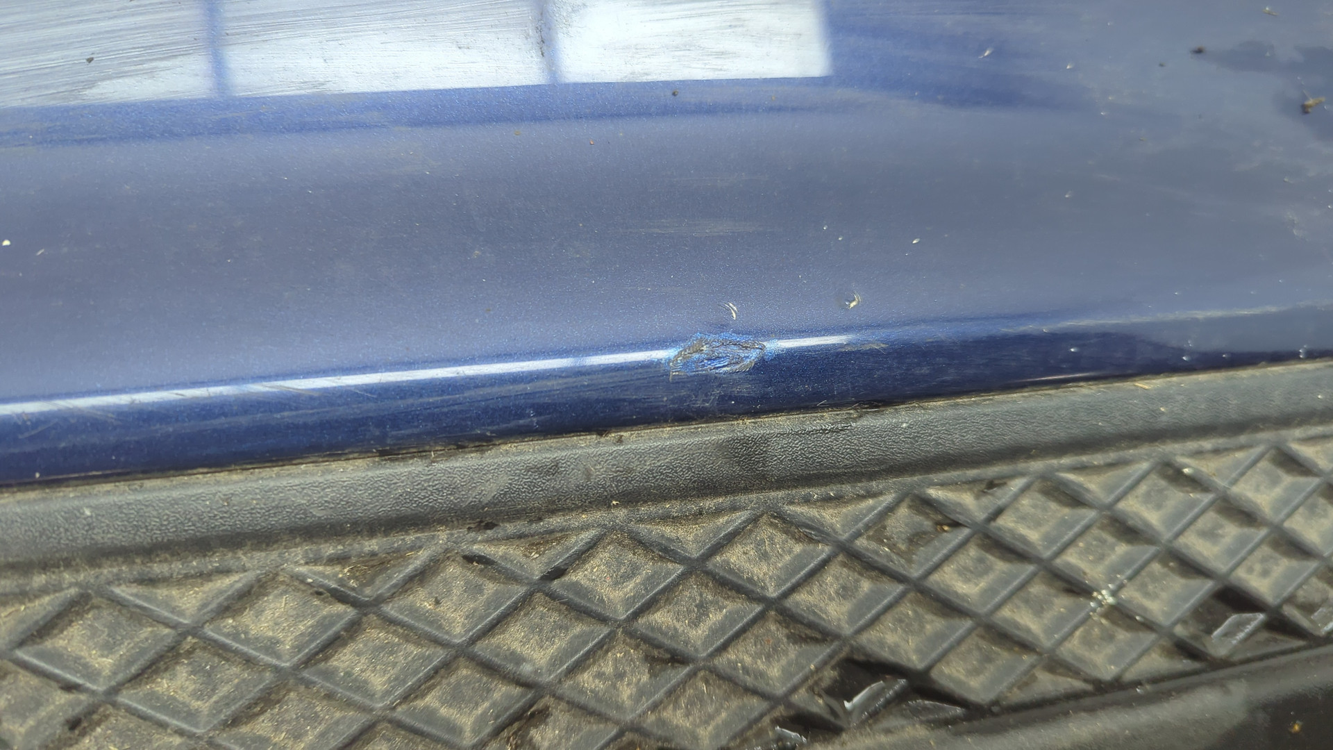 Бампер задний