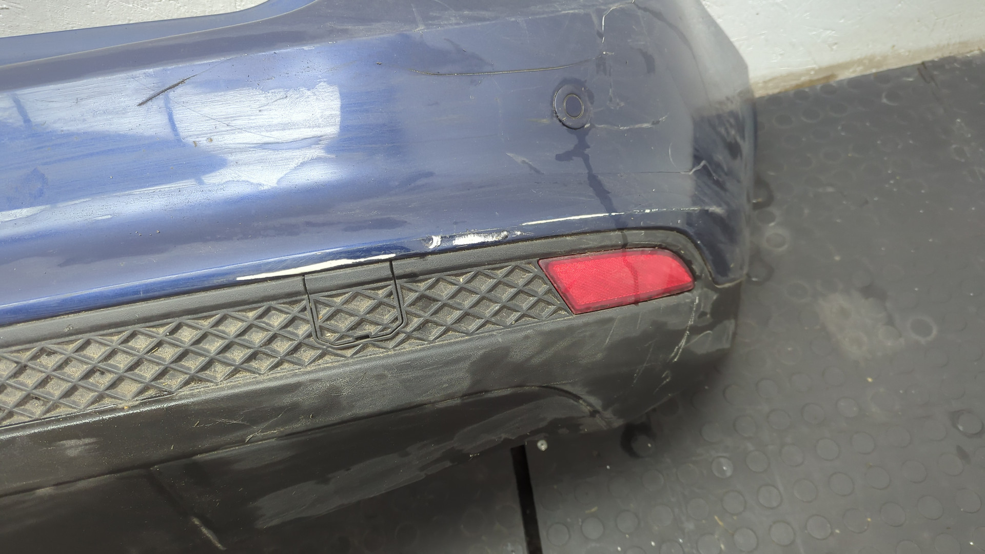 Бампер задний