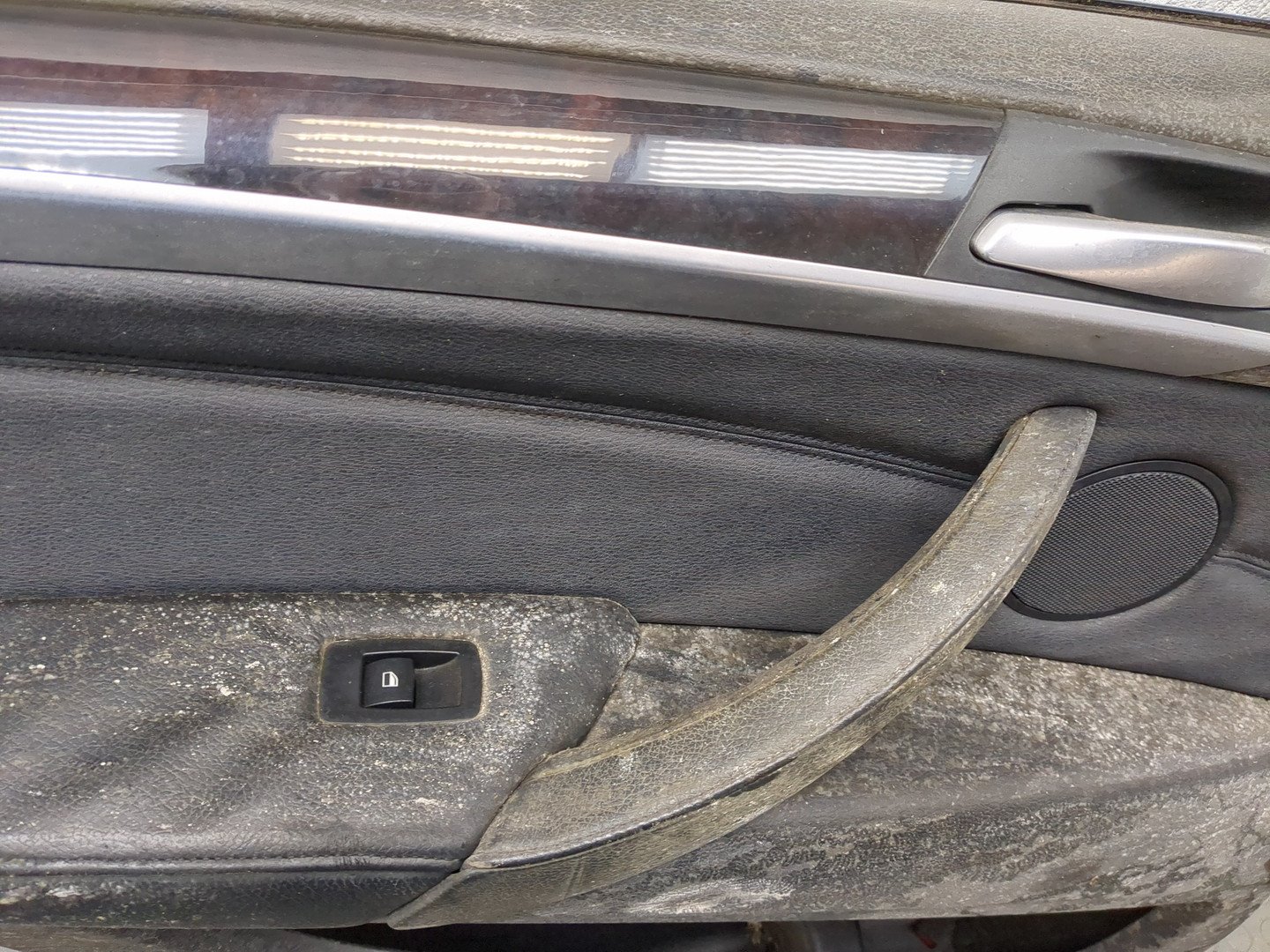 Дверь задняя левая