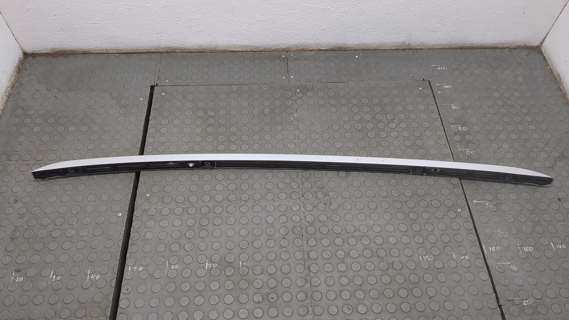 Рейлинг (релинг) правый (планка на крышу)