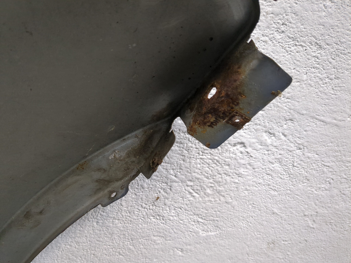 Крыло переднее левое