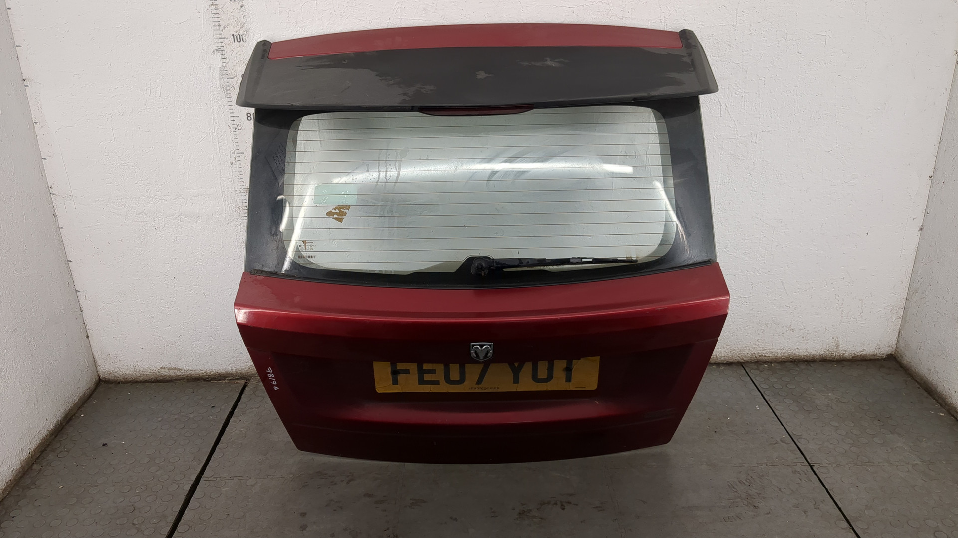 Дверь багажника