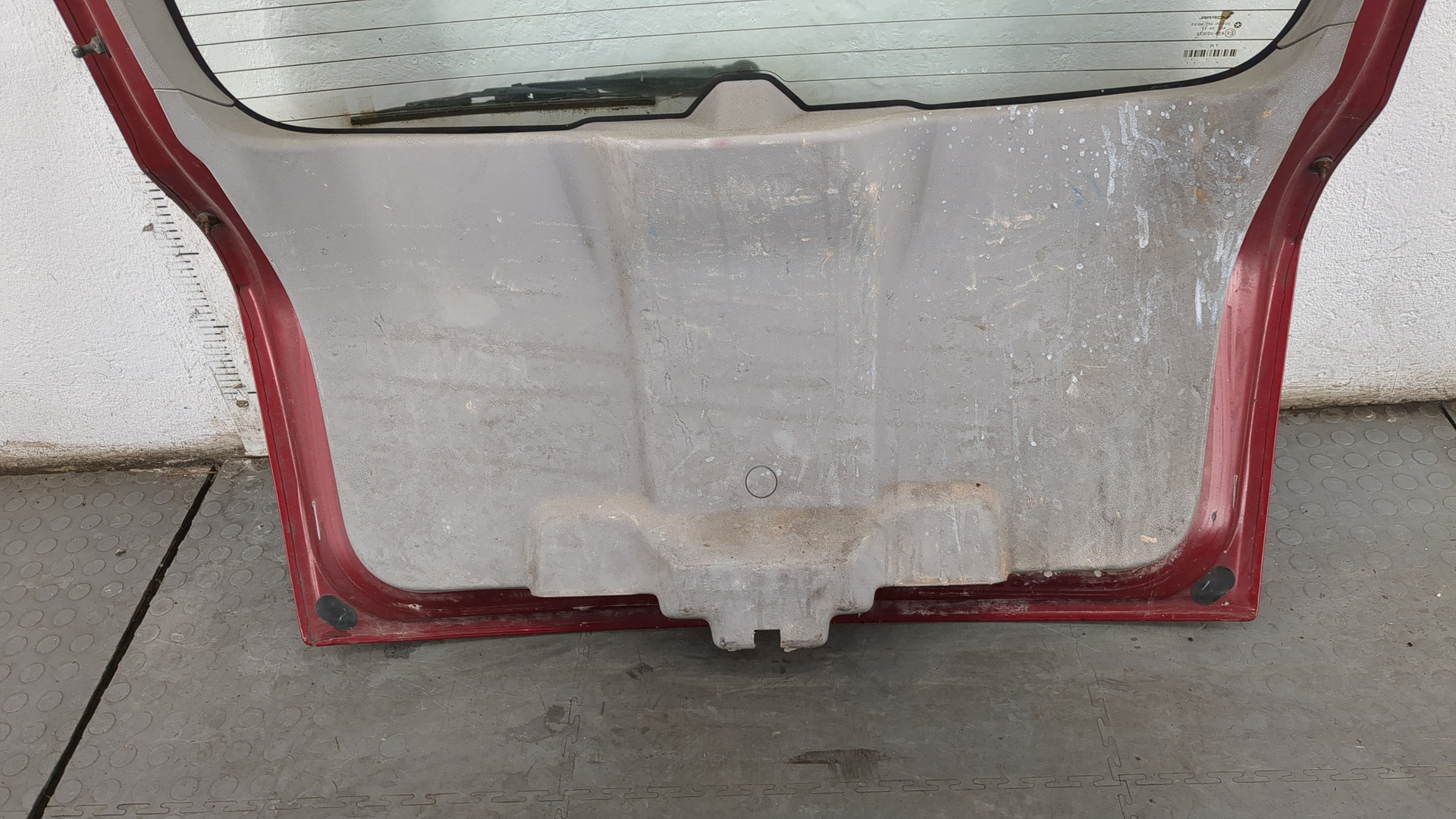 Дверь багажника