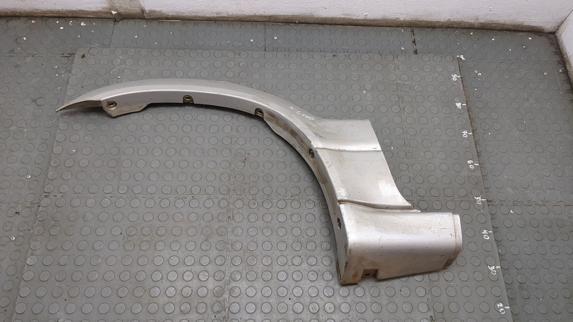 Молдинг заднего крыла правого