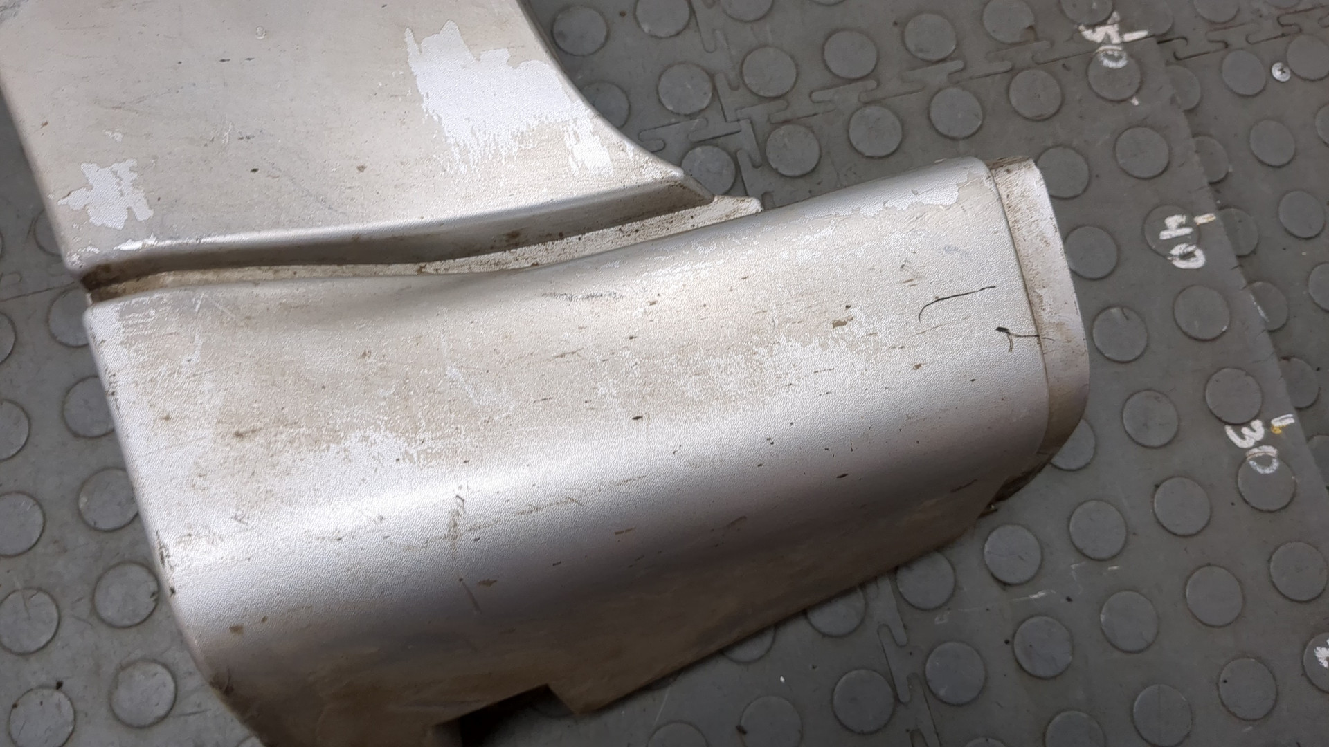 Молдинг заднего крыла правого