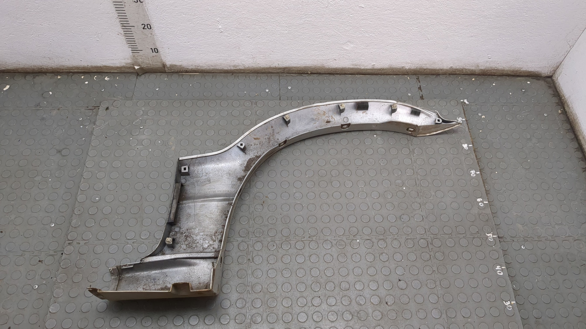 Молдинг заднего крыла правого