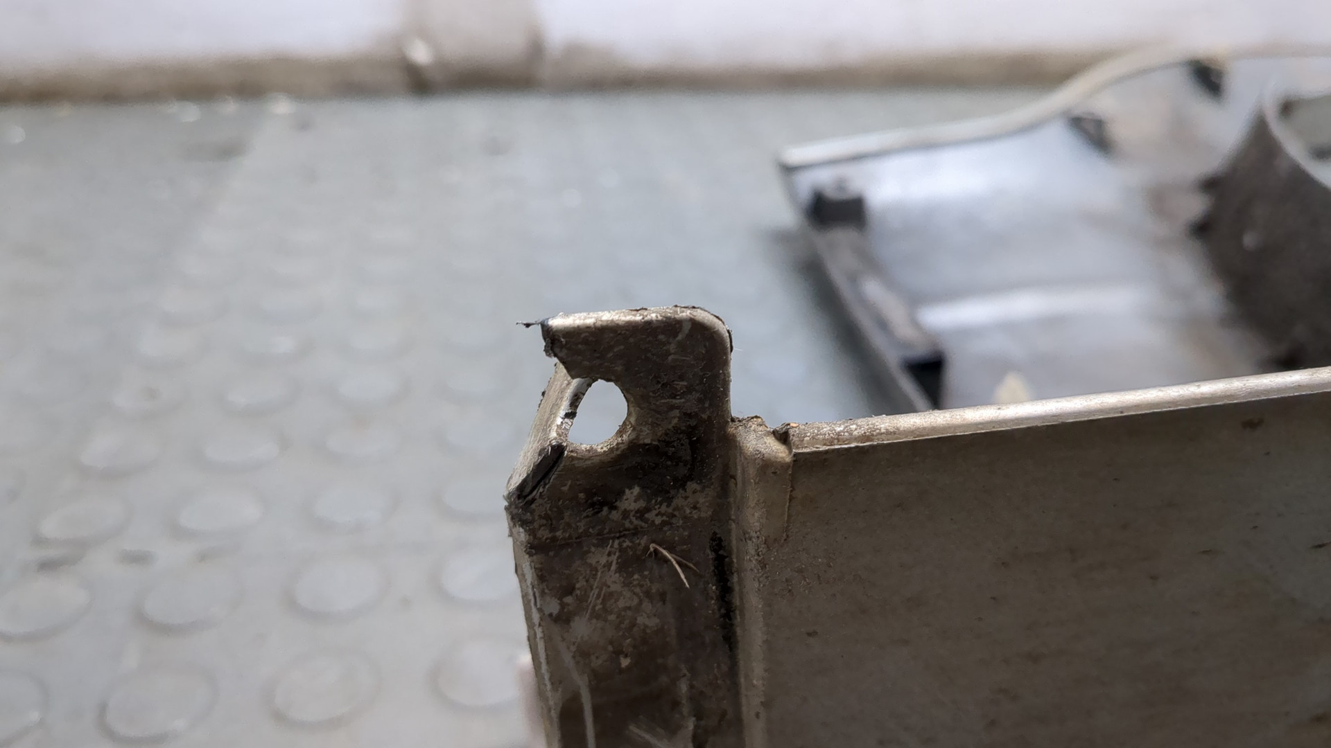 Молдинг заднего крыла правого