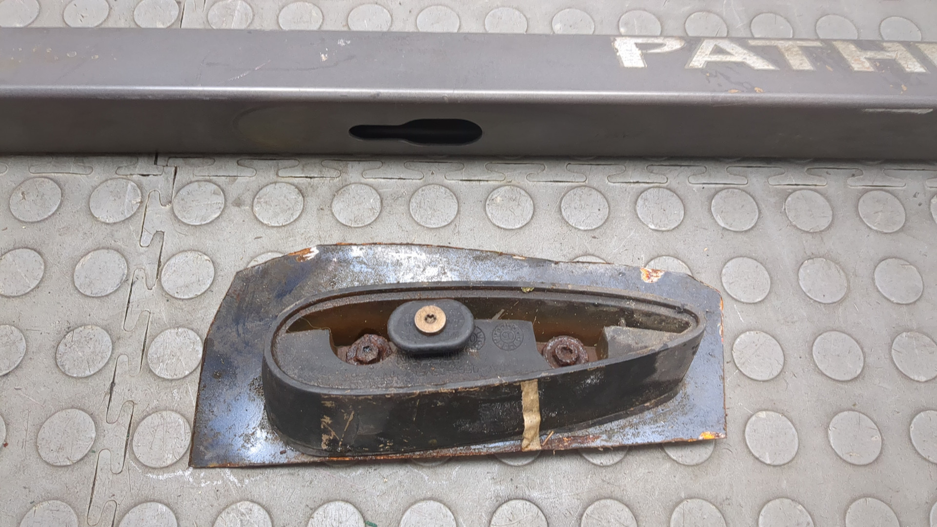 Рейлинг (релинг) левый (планка на крышу)