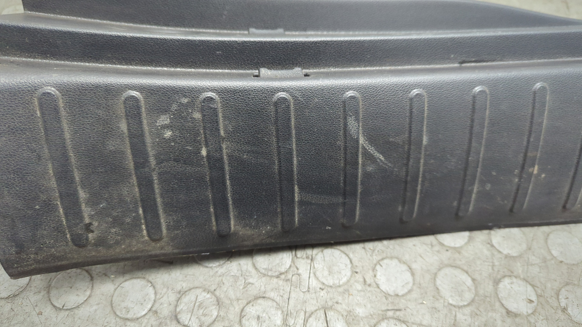 Обшивка багажника