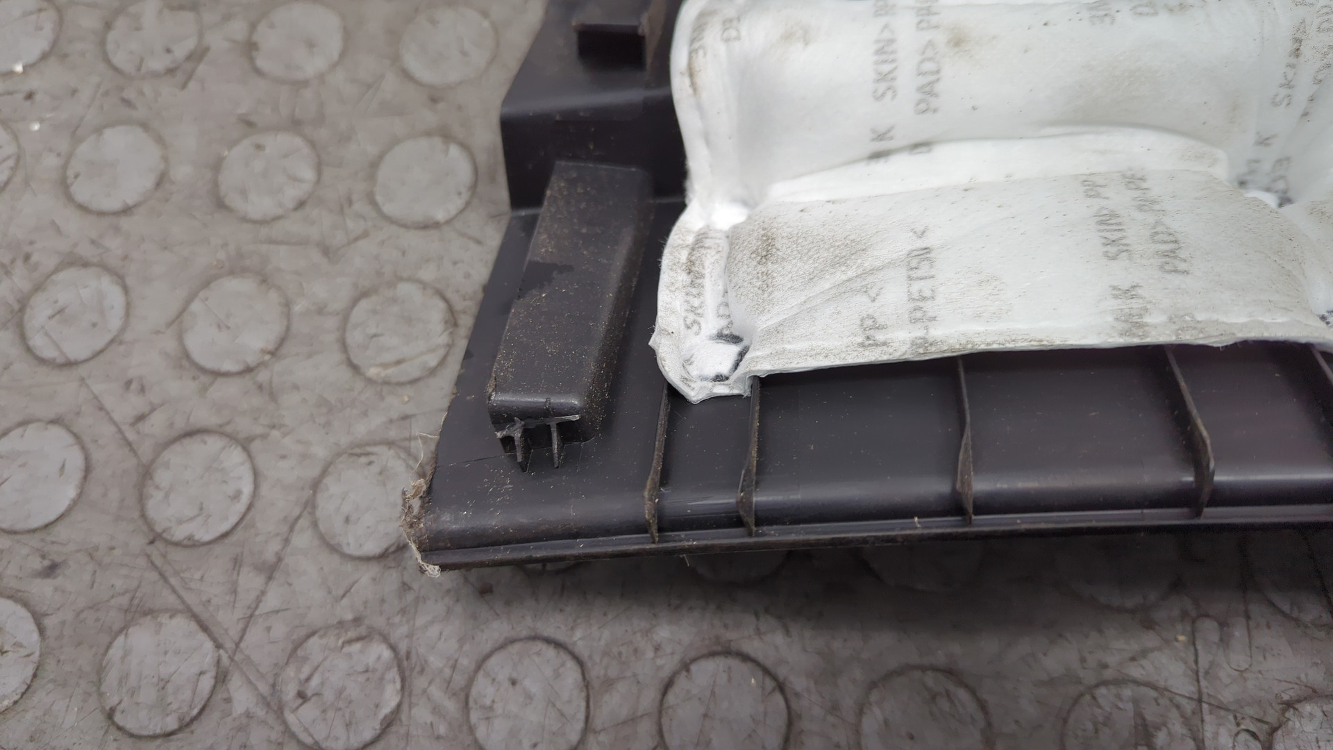 Обшивка багажника