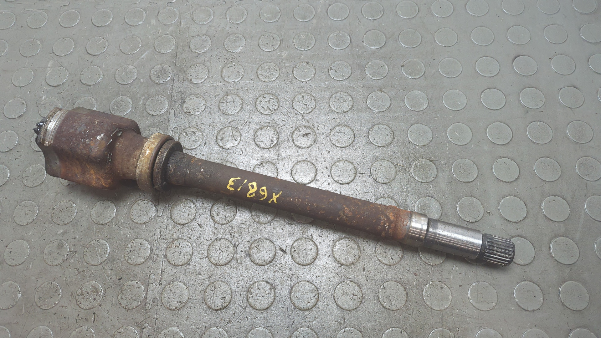 Полуось передняя правая