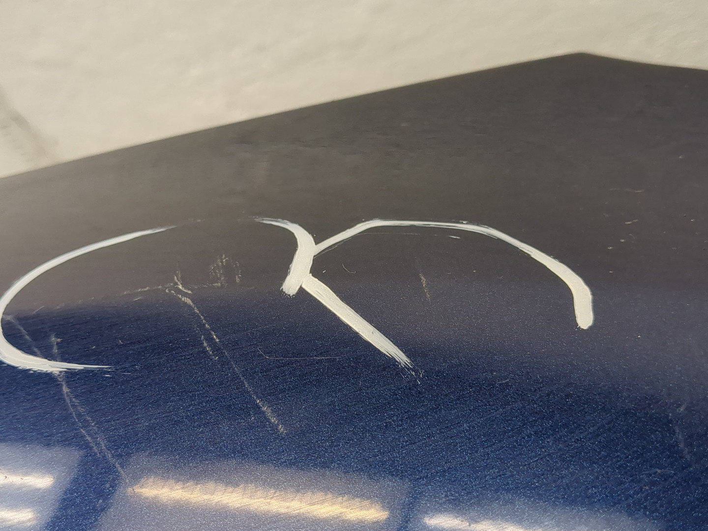 Крыло переднее правое