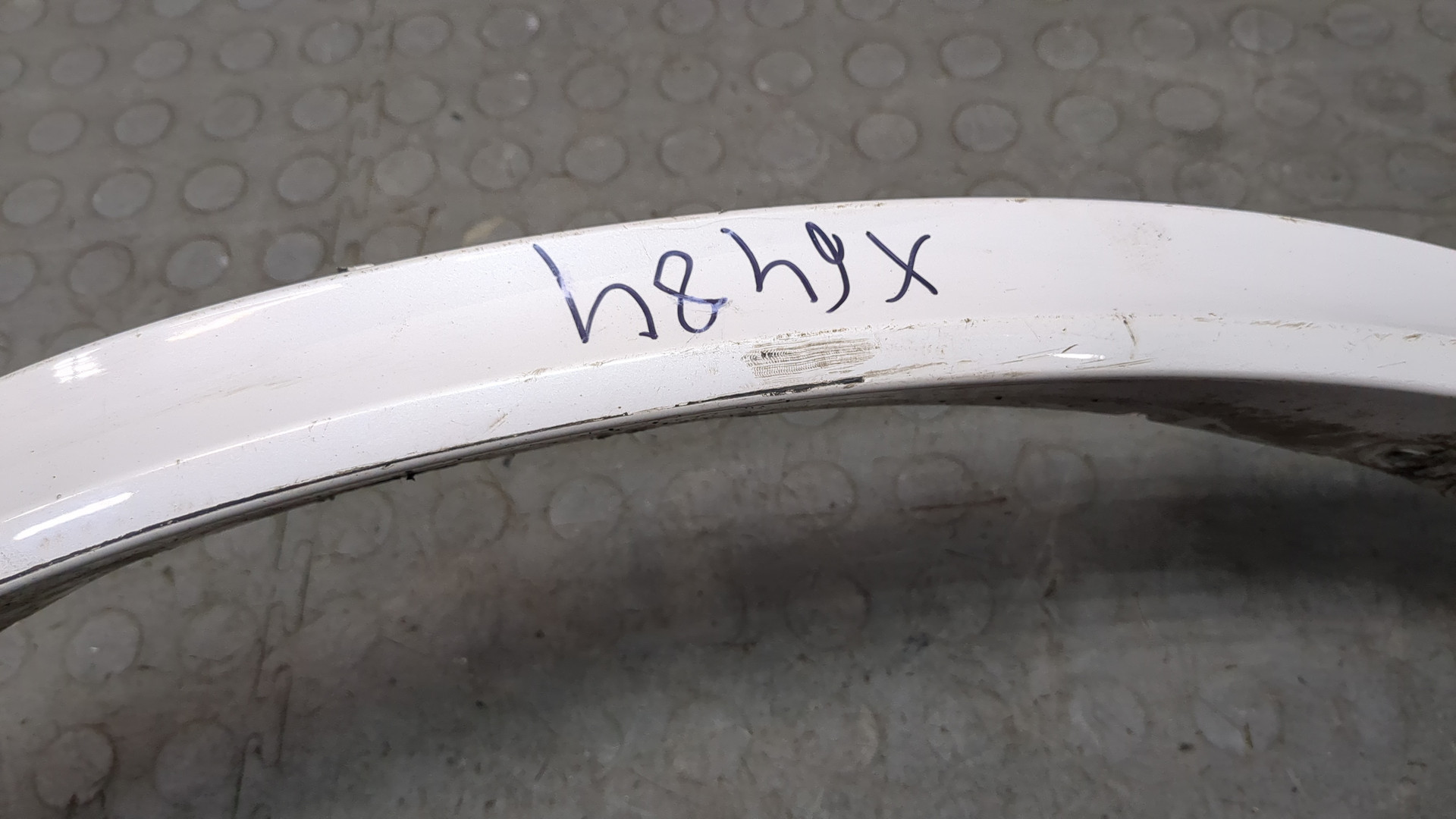 Накладка переднего крыла правого