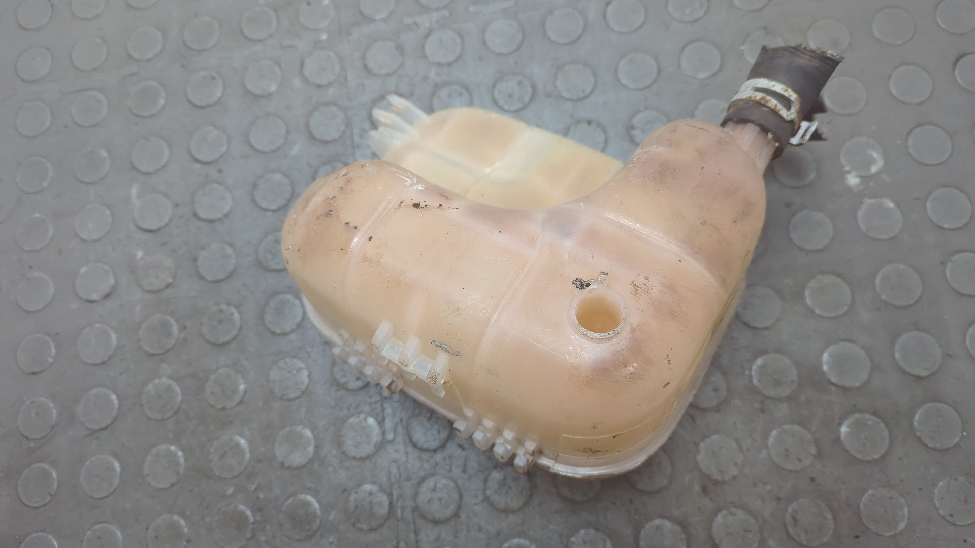 Бачок расширительный