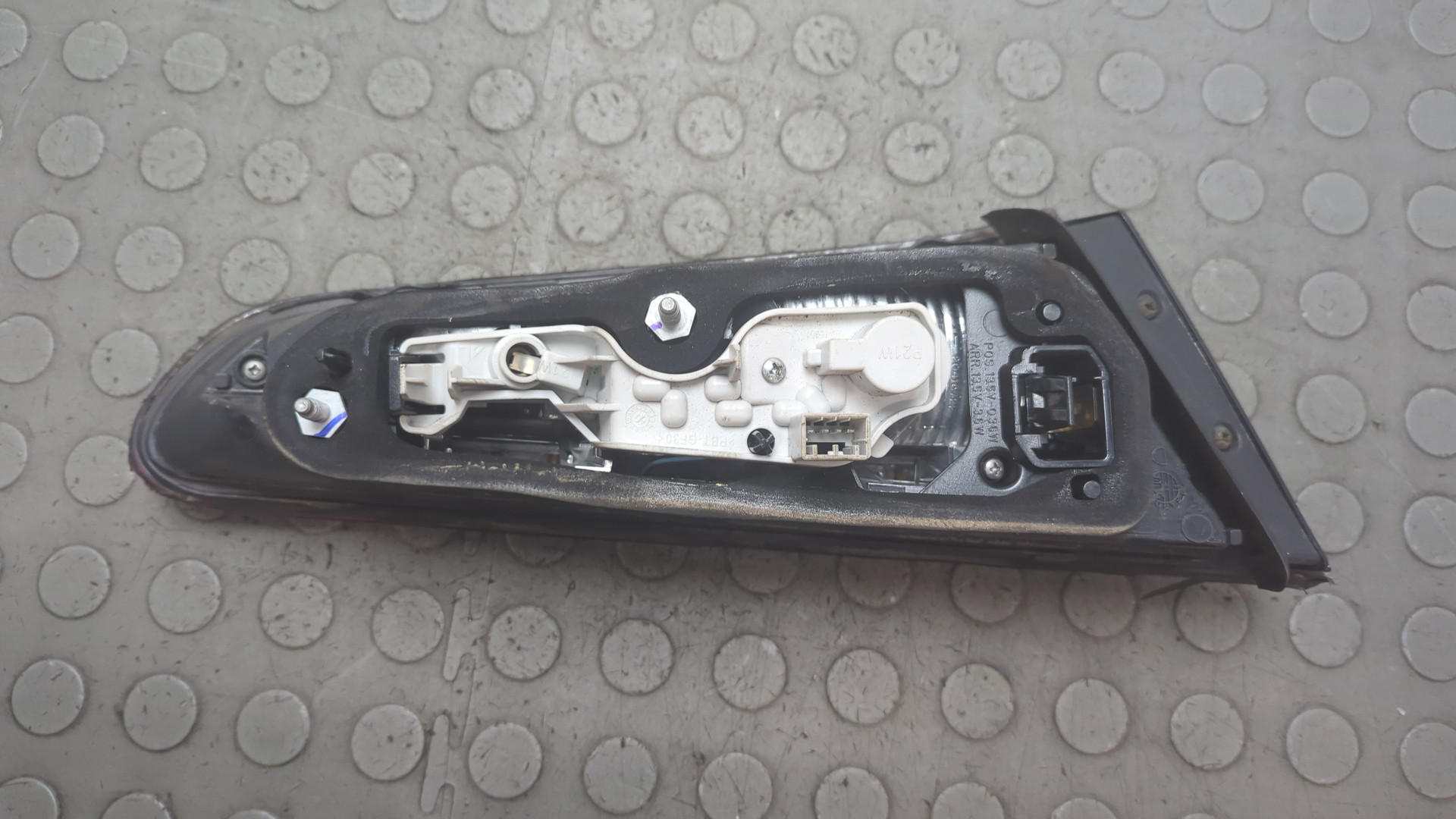 Фонарь задний внутренний правый