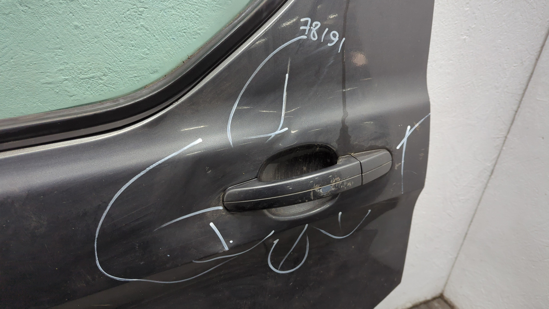 Дверь передняя левая