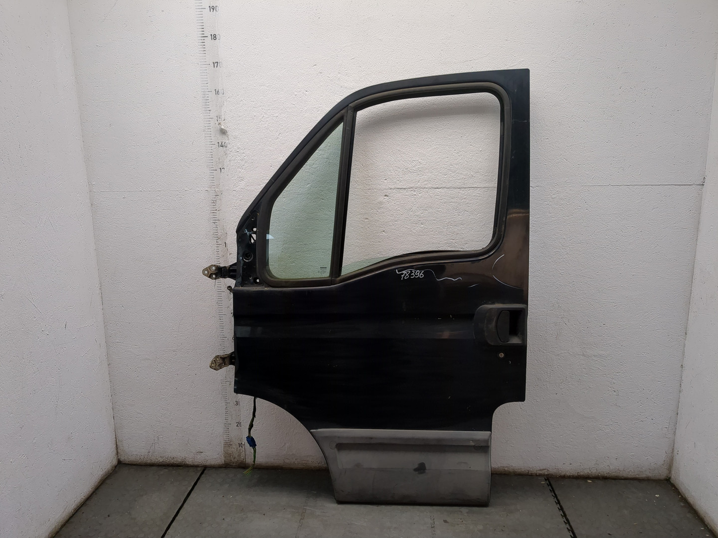 Дверь передняя левая