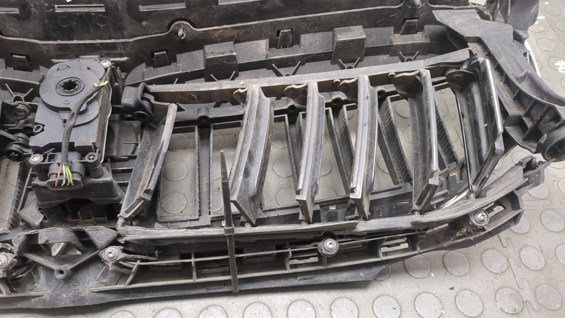 Решетка радиатора