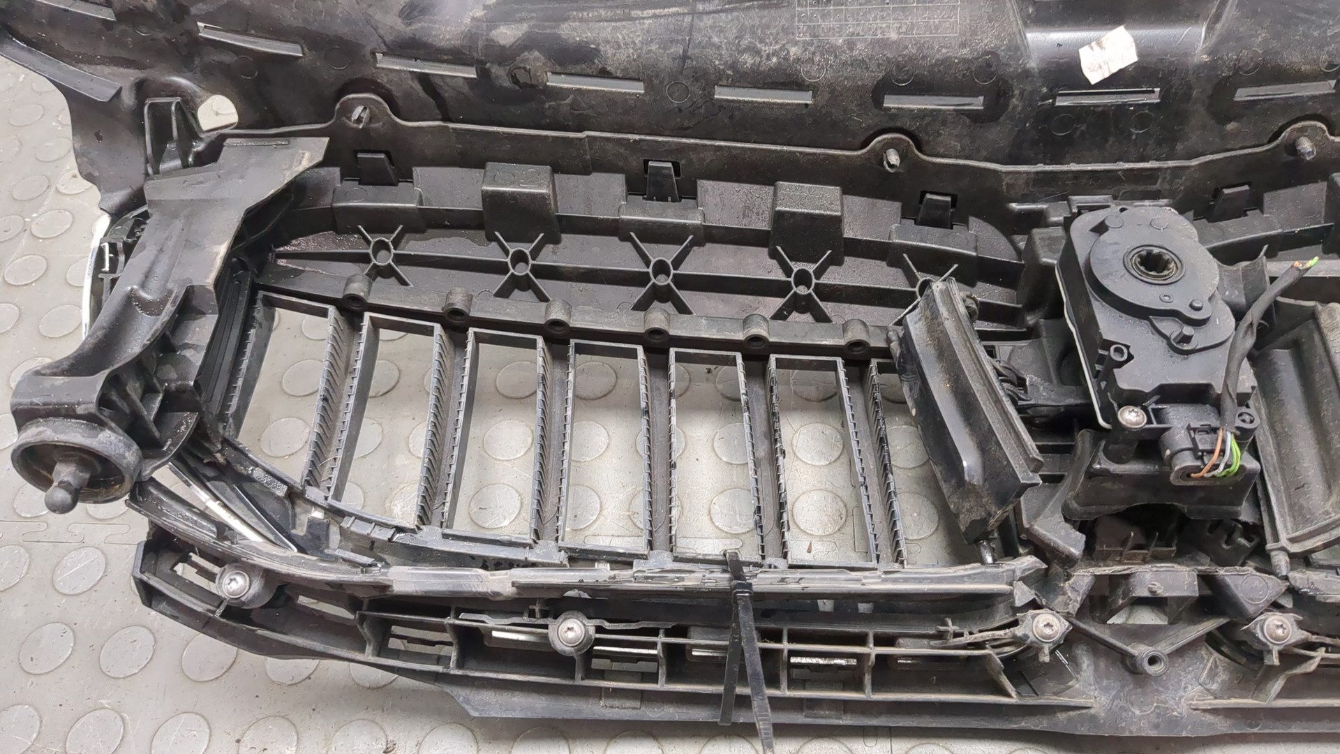 Решетка радиатора