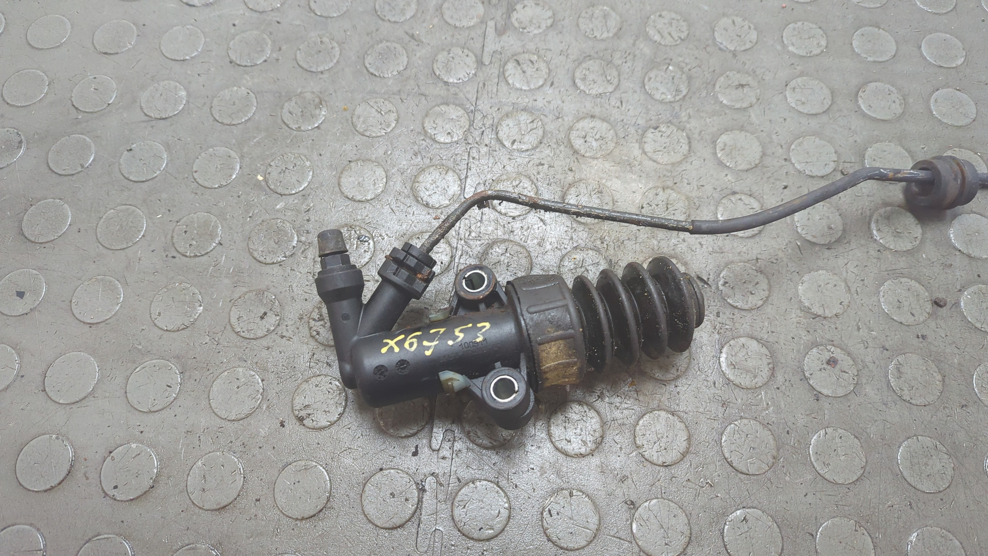 Цилиндр сцепления рабочий