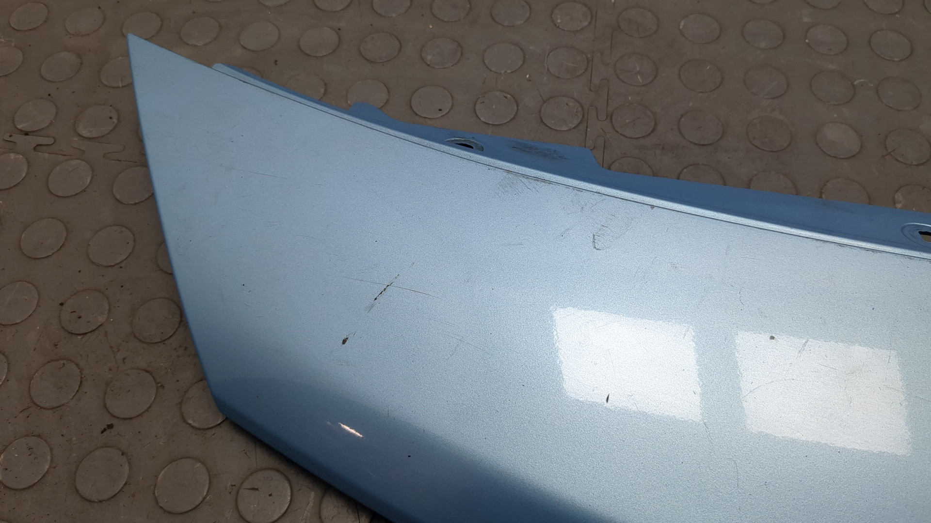 Кожух замка капота