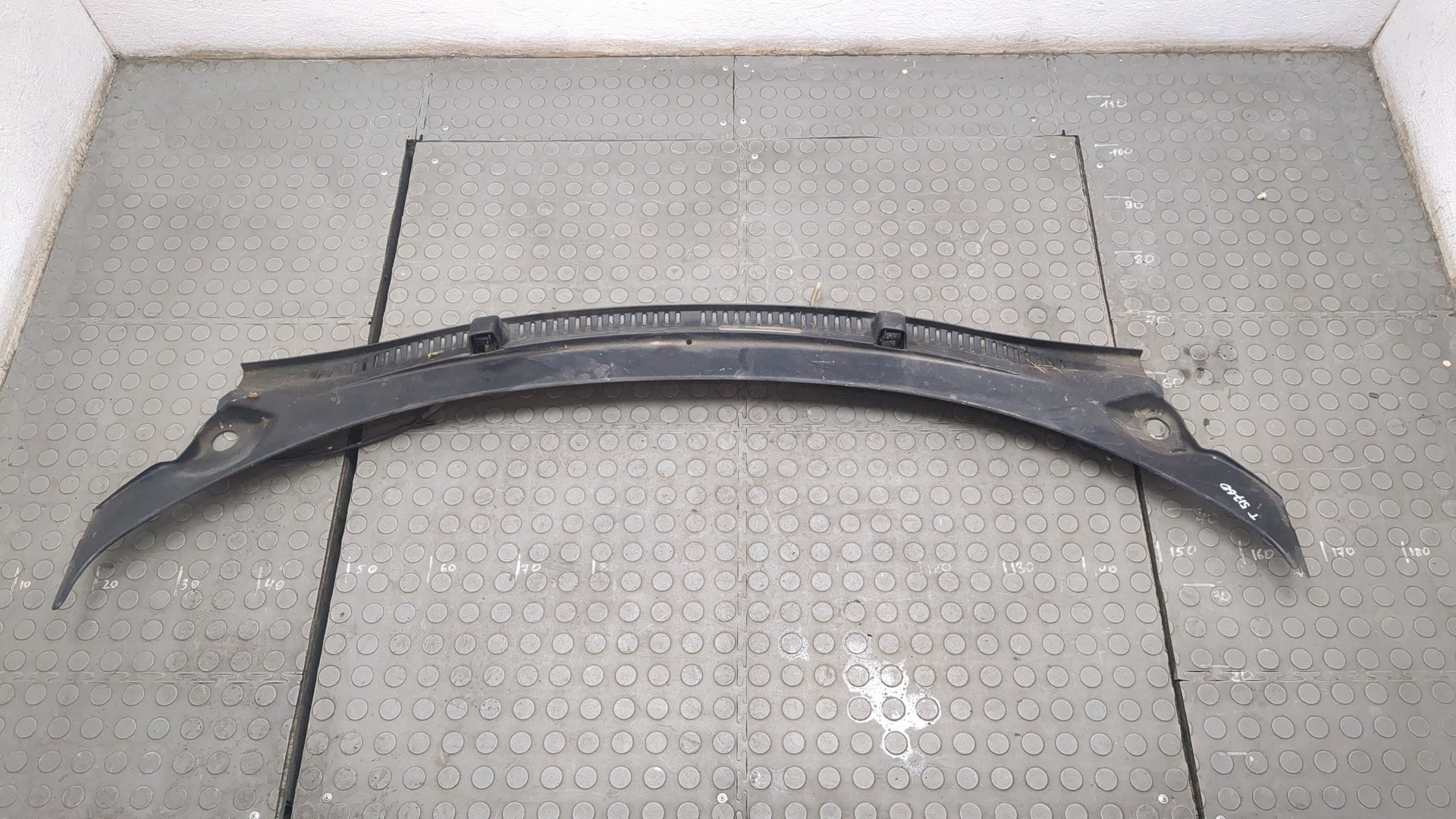 Решетка стеклоочистителей (Жабо)