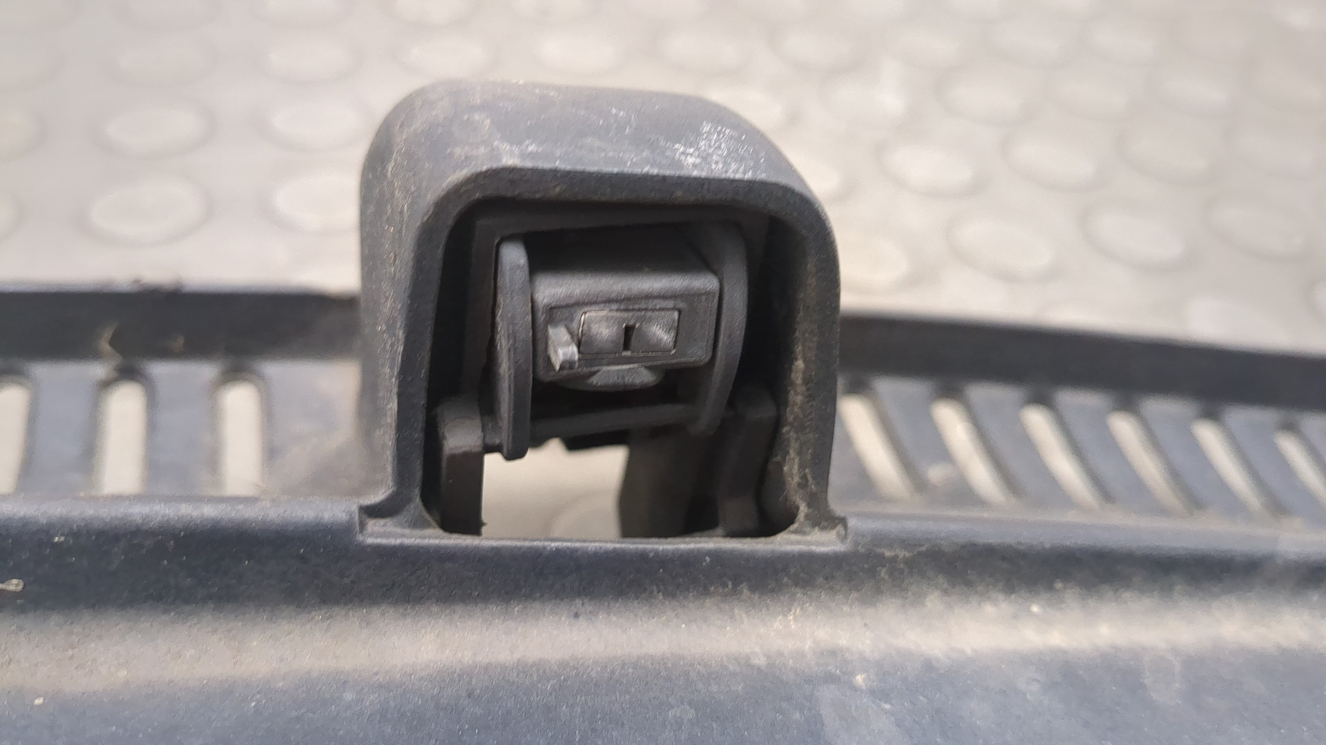 Решетка стеклоочистителей (Жабо)