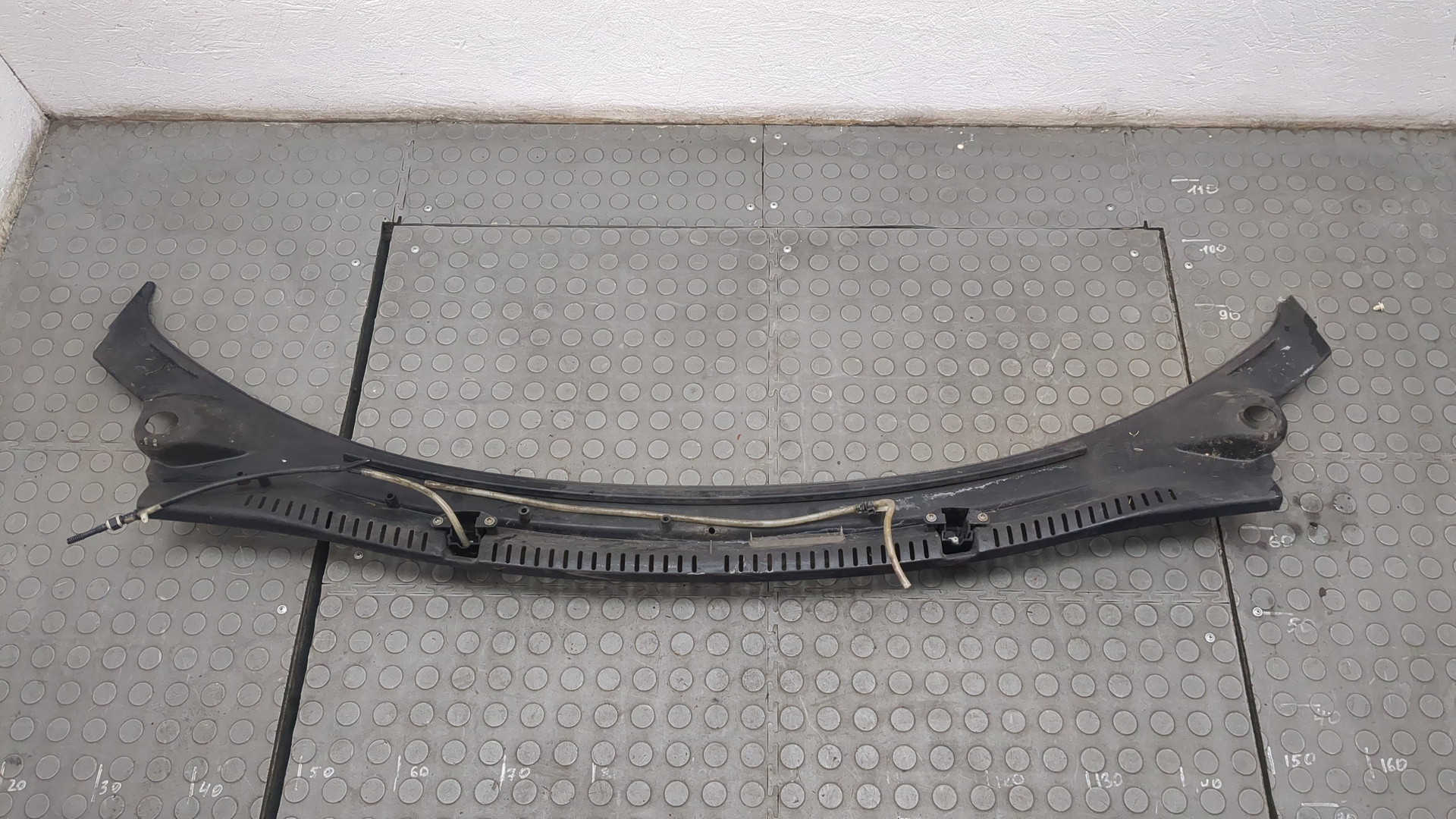 Решетка стеклоочистителей (Жабо)