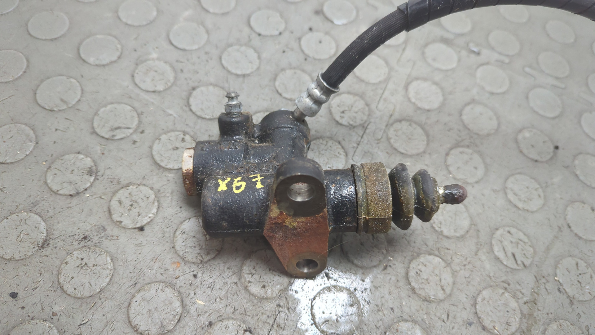 Цилиндр сцепления рабочий