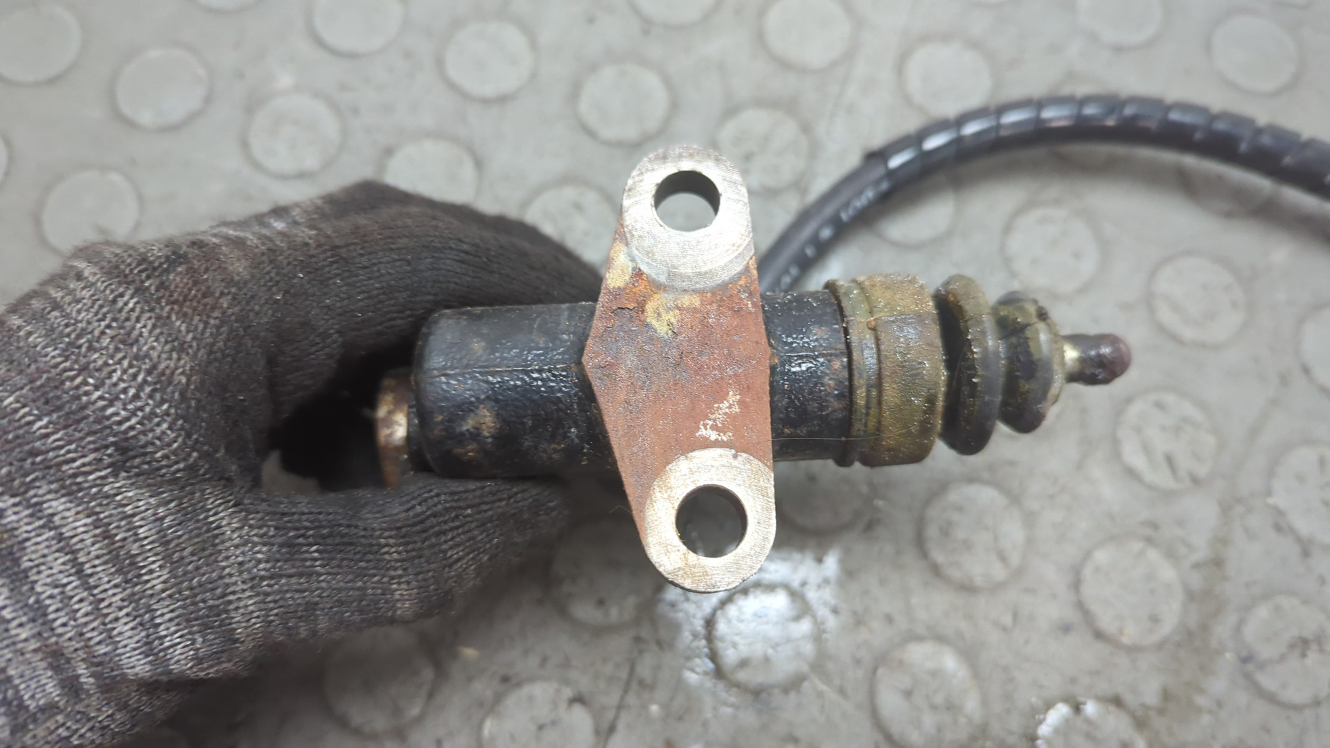 Цилиндр сцепления рабочий