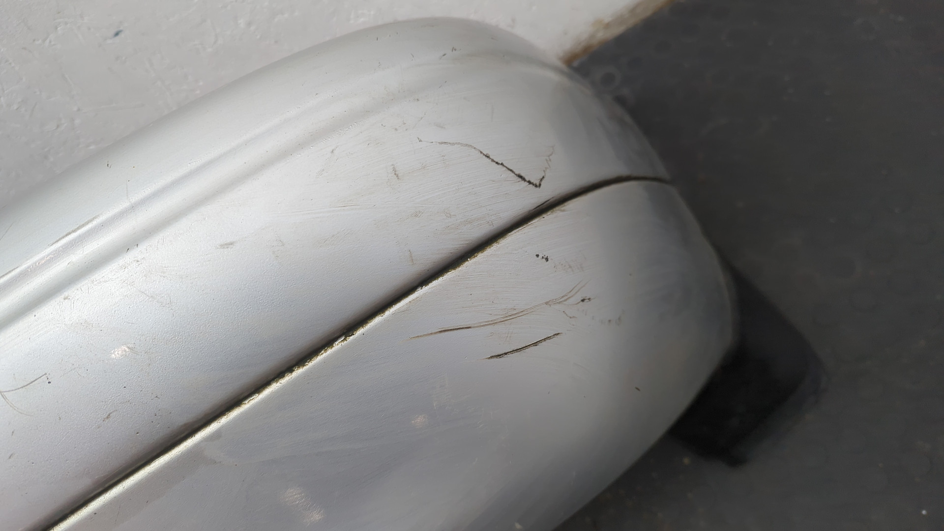 Бампер задний