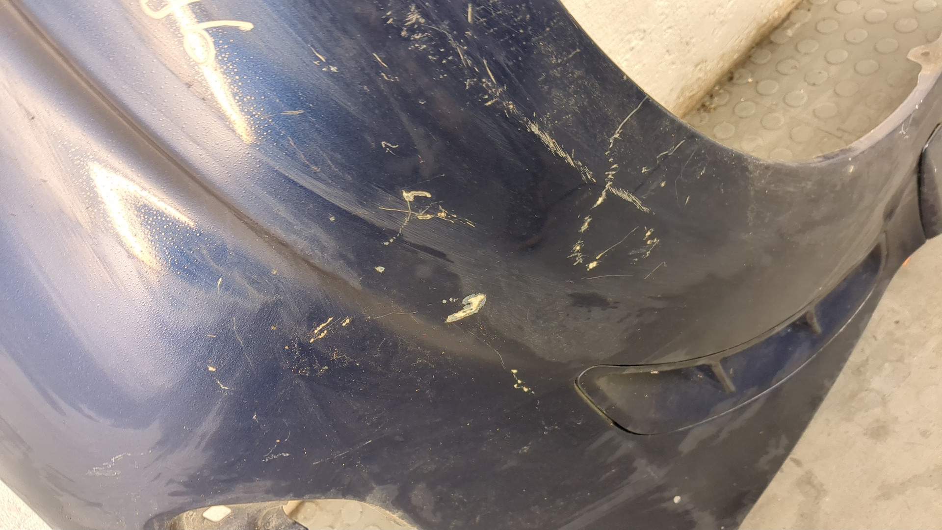 Крыло переднее правое