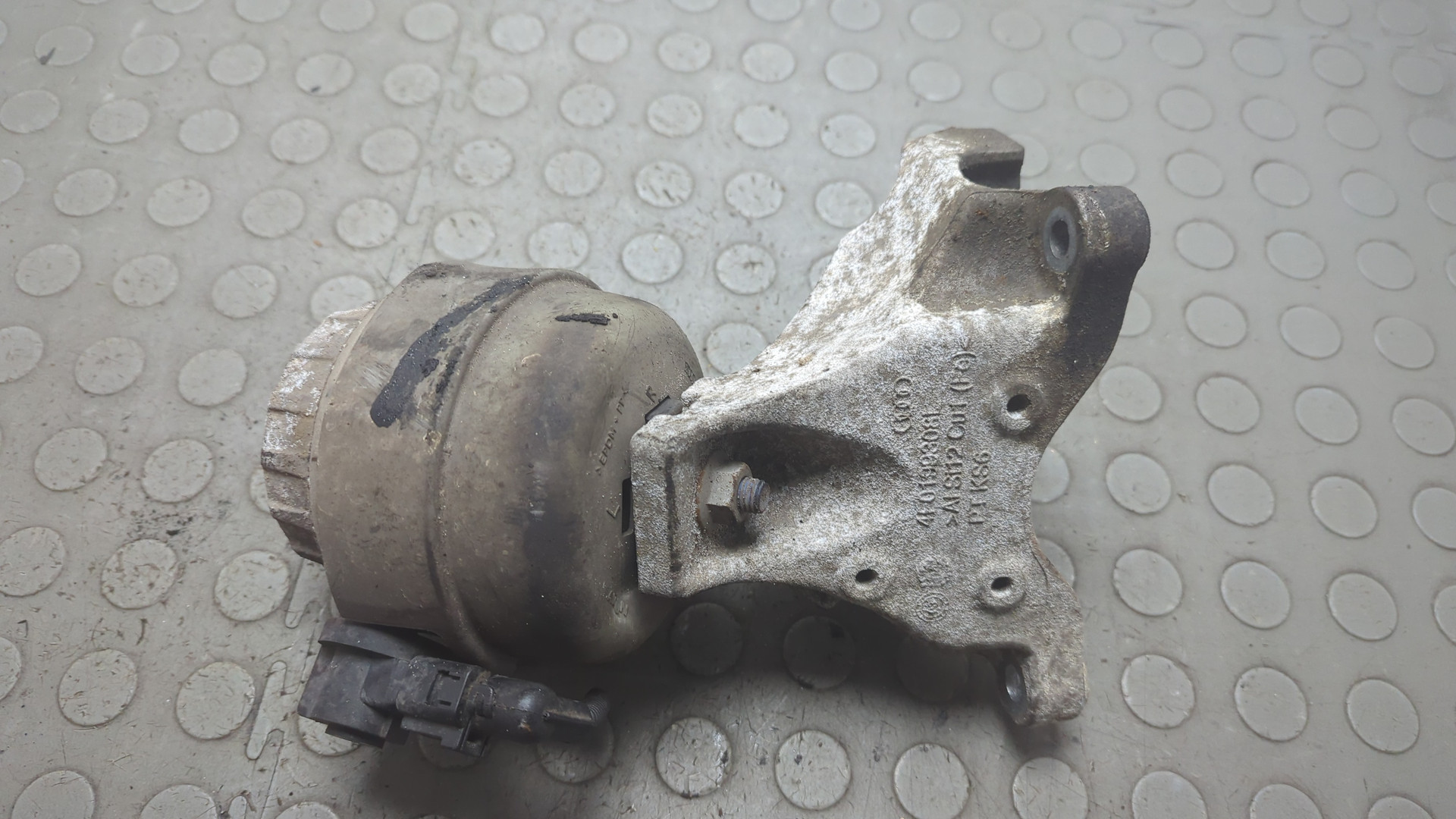 Опора двигателя