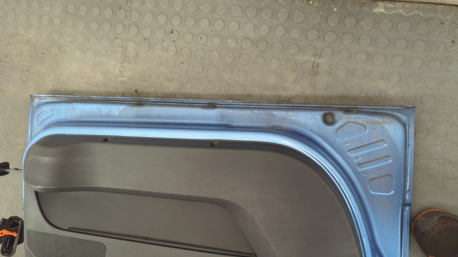 Дверь передняя левая