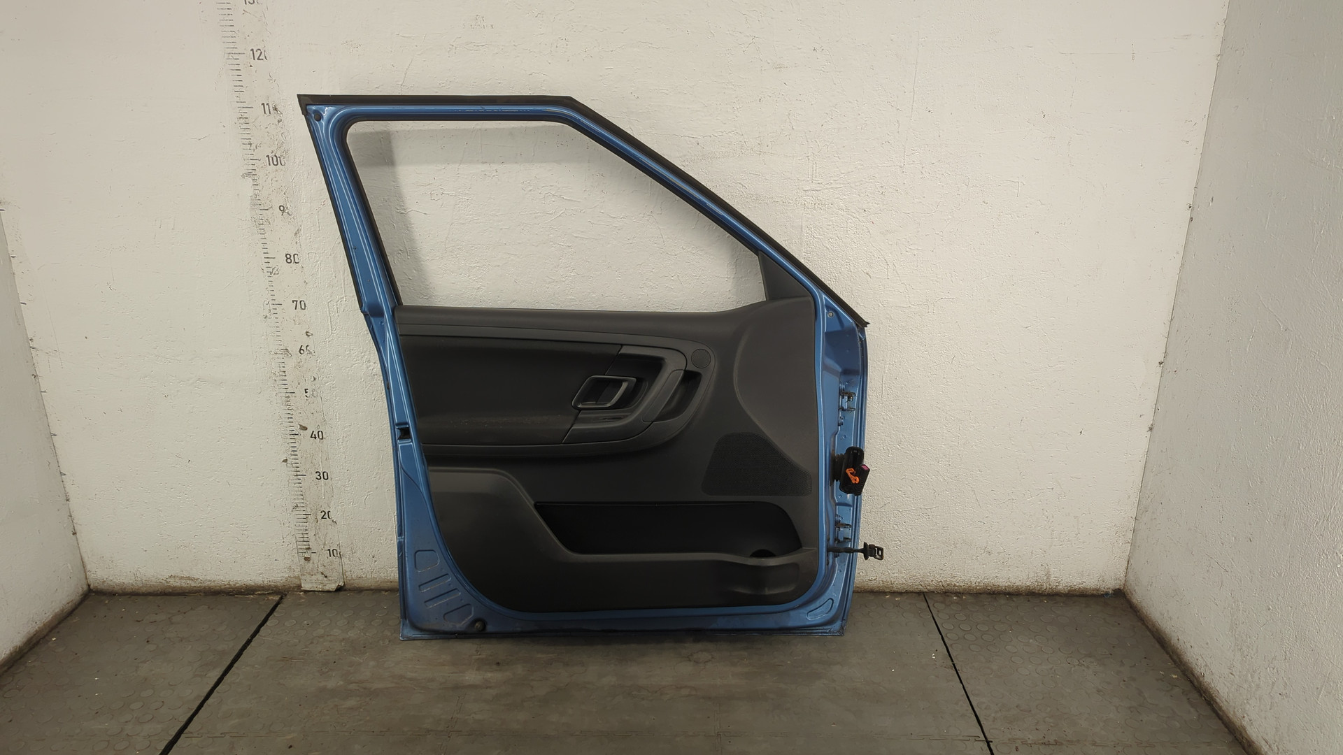 Дверь передняя левая