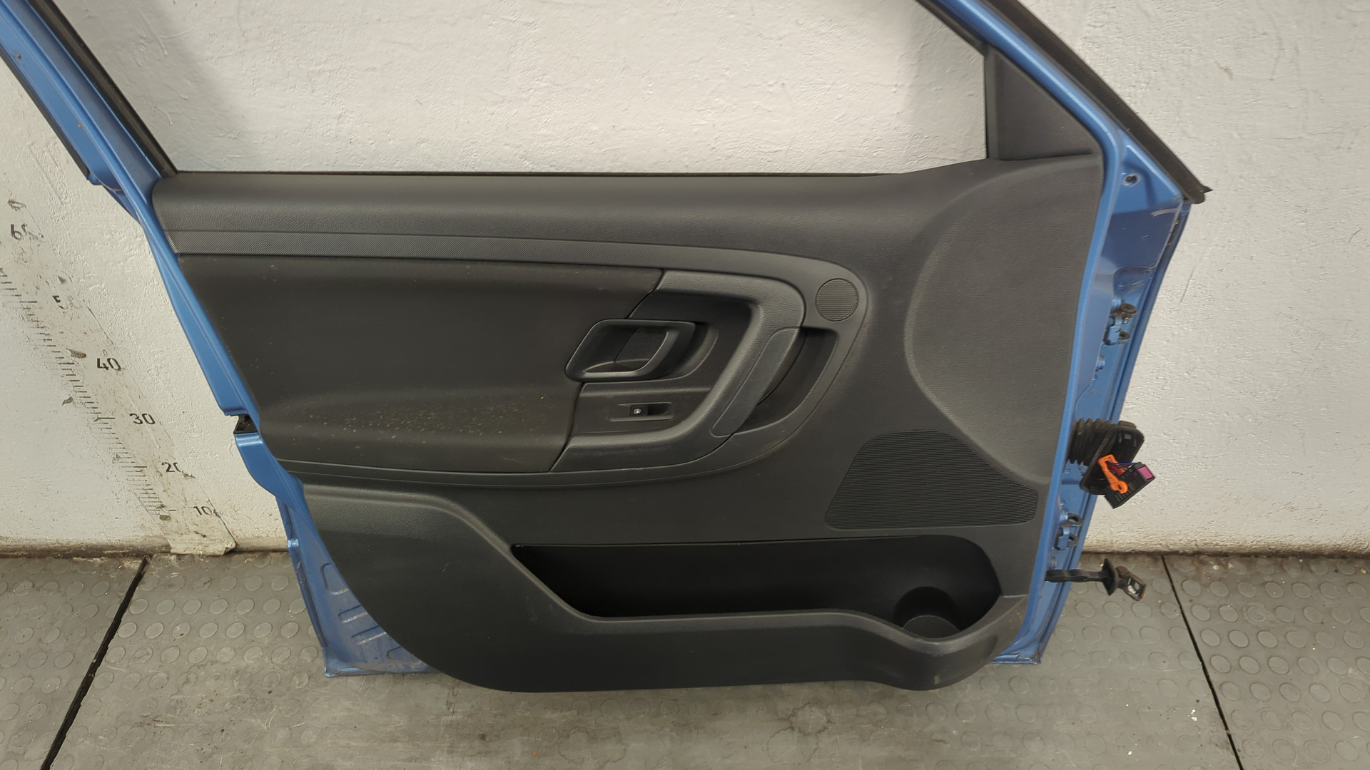 Дверь передняя левая