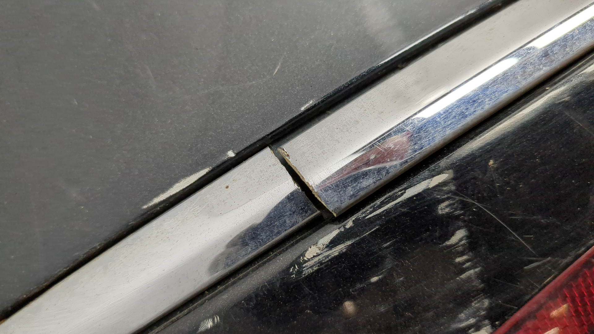 Бампер задний