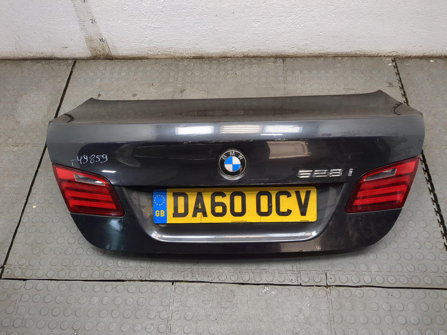 Дверь багажника