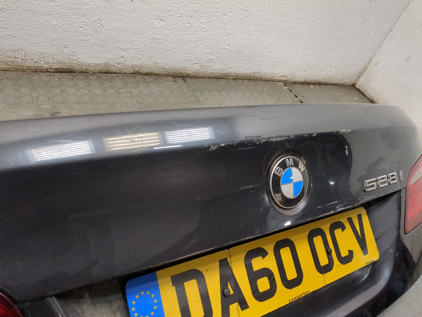 Дверь багажника