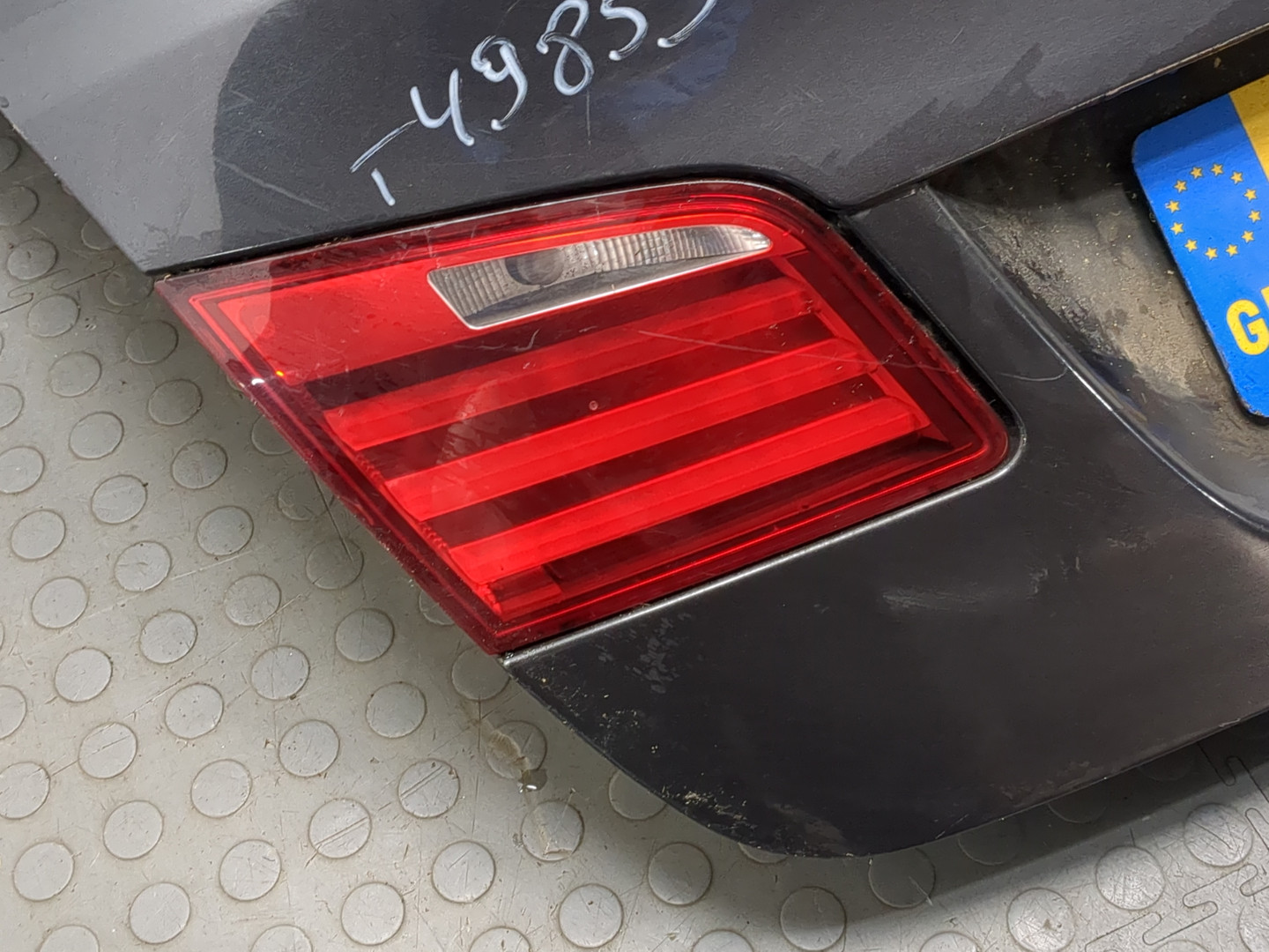 Дверь багажника