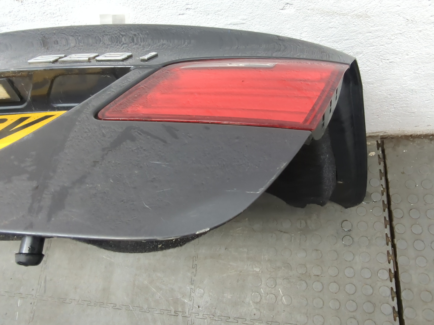 Дверь багажника