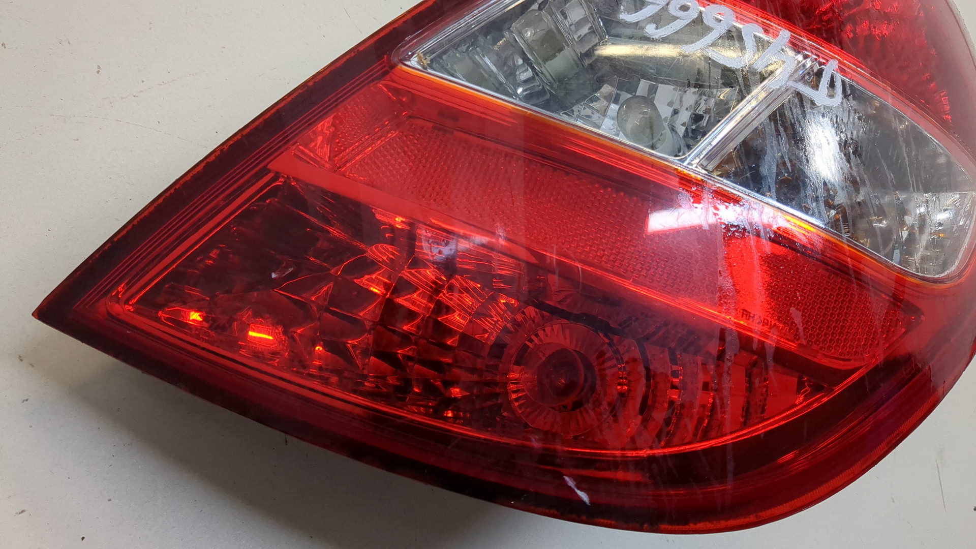 Фонарь задний правый